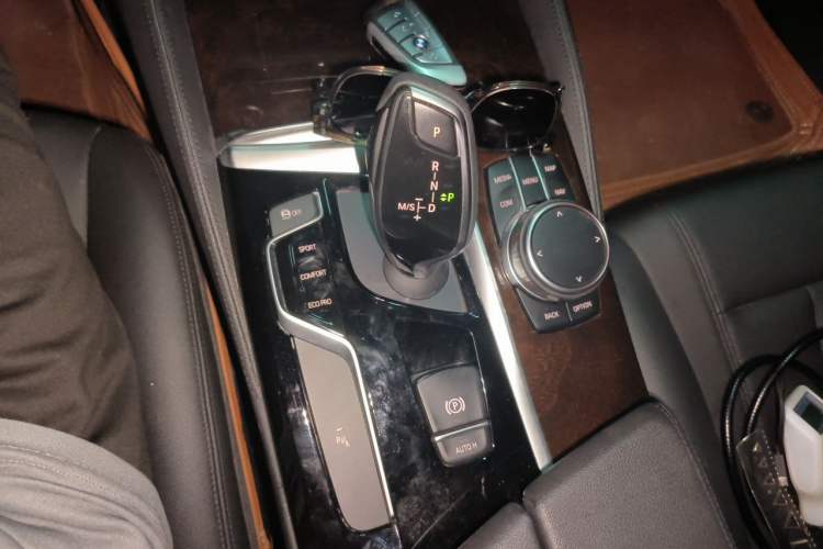 Used BMW 5 Series 2018 525Li Luxury Package Gear Lever