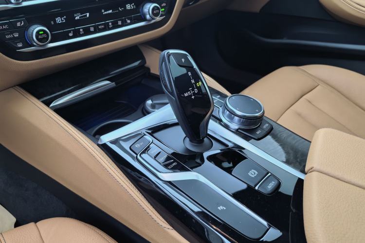 Used BMW 5 Series 2018 530Li Leading Model M Sport Package Gear Lever