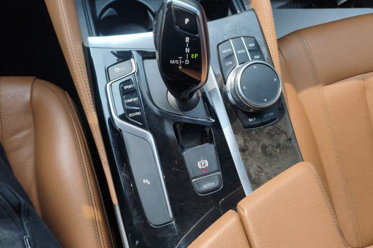 Used BMW 5 Series 2018 Restyled 530Li Leading Edition M Sport Package Gear Lever