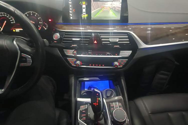 Used BMW 5 Series 2018 525Li Luxury Package Gear Lever