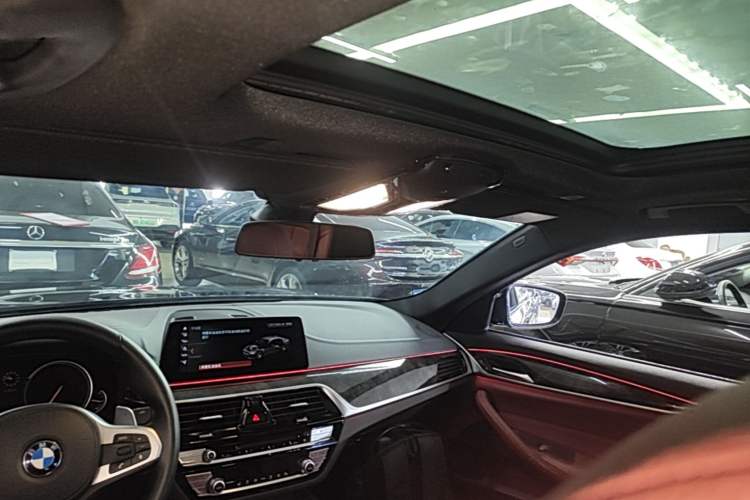 Used BMW 5 Series 2018 Facelifted 530Li xDrive M Sport Package Headliner
