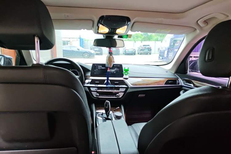 Used BMW 5 Series 2018 525Li Luxury Package Headliner