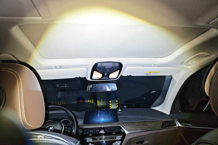 Used BMW 5 Series 2018 530Li Leading Edition Luxury Package Headliner