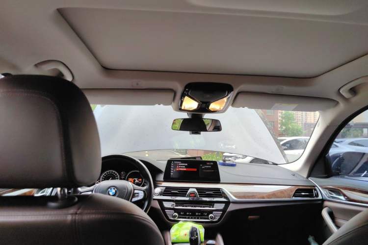 Used BMW 5 Series 2018 525Li Luxury Package Headliner