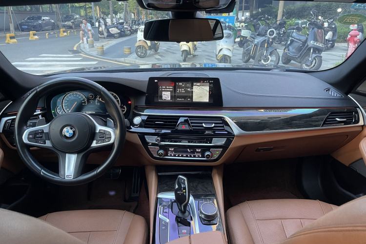 Used BMW 5 Series 2018 Restyled 530Li Luxury Edition M Sport Package Interior 1