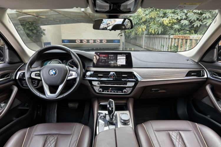 Used BMW 5 Series 2018 Facelifted 530Li Luxury Edition Premium Package Interior 1
