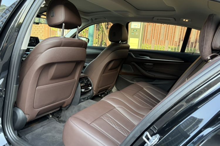 Used BMW 5 Series 2018 Facelifted 530Li Luxury Edition Premium Package Interior 1