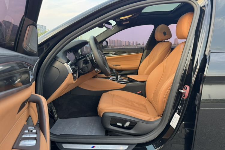 Used BMW 5 Series 2018 Restyled 530Li Luxury Edition M Sport Package Interior 1