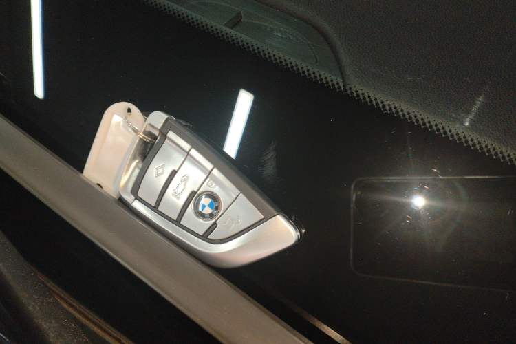 Used BMW 5 Series 2018 Facelifted 530Li xDrive M Sport Package Interior 1