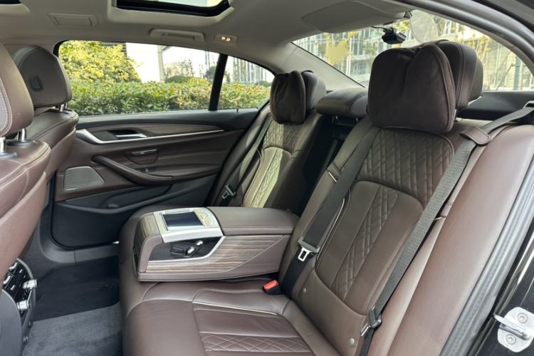 Used BMW 5 Series 2018 Facelifted 530Li Luxury Edition Premium Package Interior 10