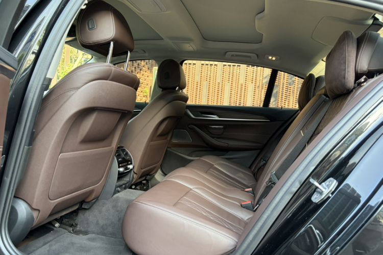 Used BMW 5 Series 2018 Facelifted 530Li Luxury Edition Premium Package Interior 11