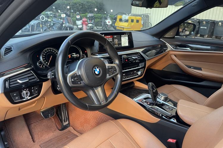 Used BMW 5 Series 2018 Restyled 530Li Luxury Edition M Sport Package Interior 2