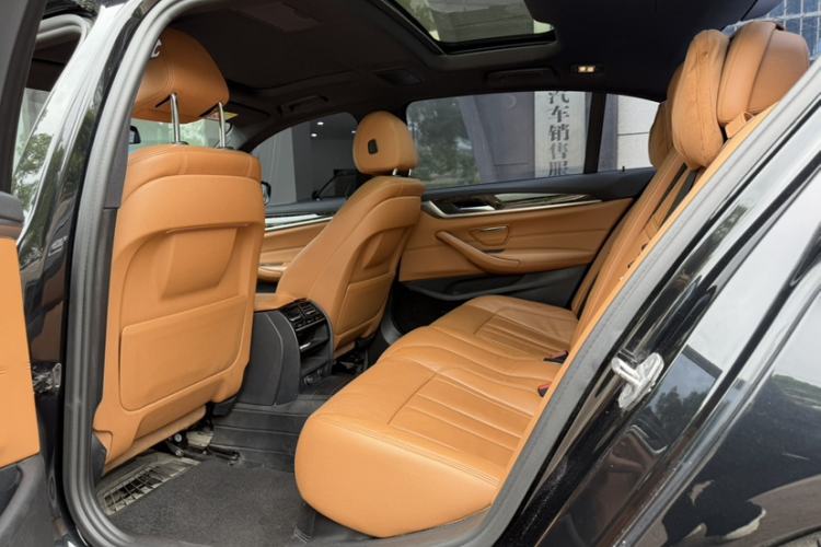 Used BMW 5 Series 2018 530Li Leading Model M Sport Package Interior 2