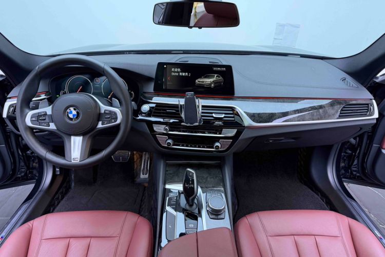 Used BMW 5 Series 2018 Facelifted 530Li xDrive M Sport Package Interior 2