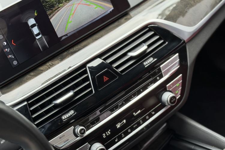 Used BMW 5 Series 2018 Restyled 530Li Leading Edition M Sport Package Interior 2