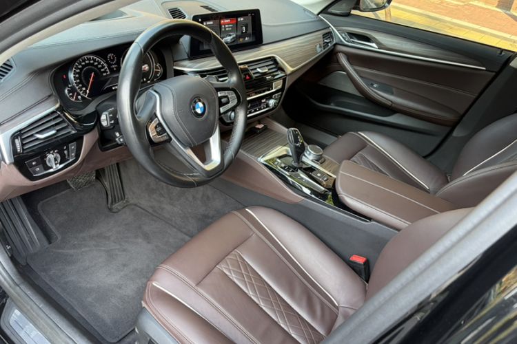 Used BMW 5 Series 2018 Facelifted 530Li Luxury Edition Premium Package Interior 2