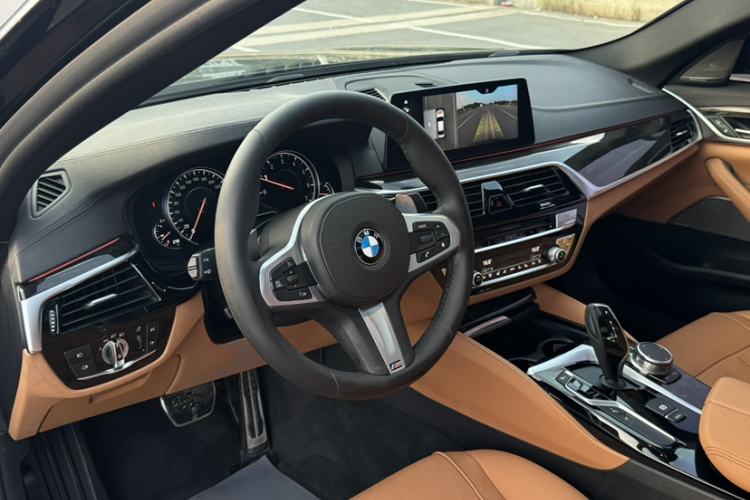 Used BMW 5 Series 2018 Restyled 530Li Luxury Edition M Sport Package Interior 2