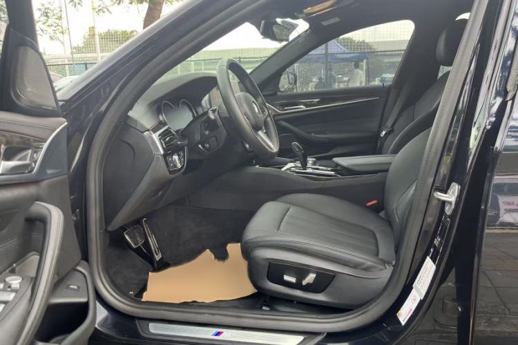 Used BMW 5 Series 2018 525Li M Sport Package Interior 2