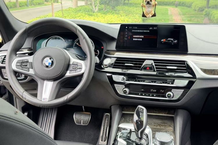 Used BMW 5 Series 2018 525Li M Sport Package Interior 2