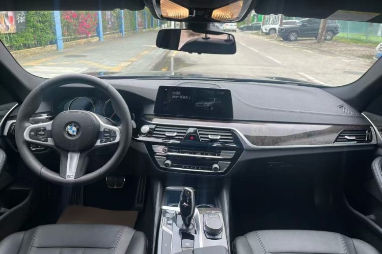 Used BMW 5 Series 2018 525Li M Sport Package Interior 2