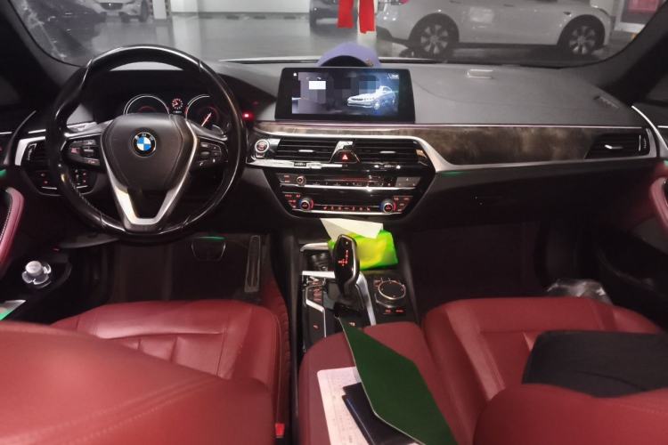 Used BMW 5 Series 2018 530Li Leading Model M Sport Package Interior 2