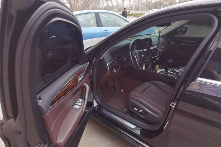 Used BMW 5 Series 2018 525Li Luxury Package Interior 2
