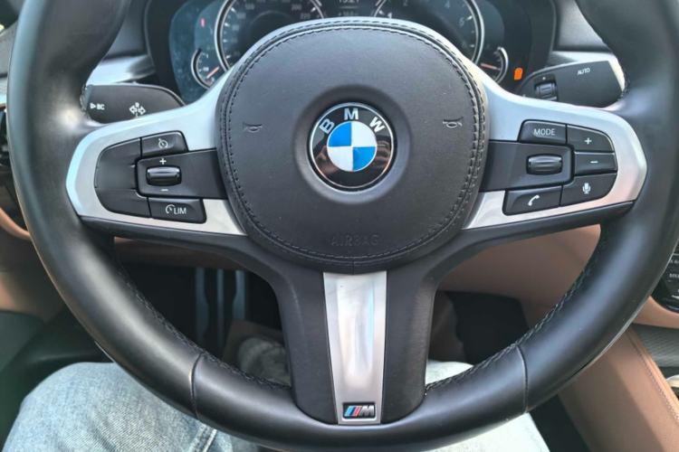 Used BMW 5 Series 2018 525i M Sport Package Interior 2