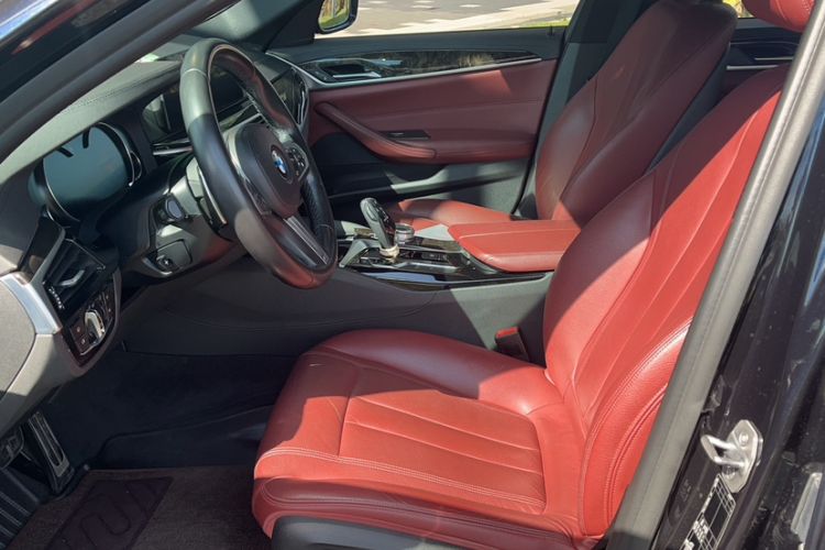 Used BMW 5 Series 2018 530Li Leading Model M Sport Package Interior 2