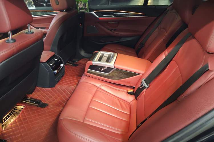 Used BMW 5 Series 2018 Restyled 530Li Luxury Edition M Sport Package Interior 3