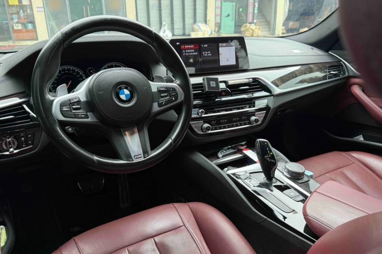 Used BMW 5 Series 2018 Facelifted 530Li xDrive M Sport Package Interior 3