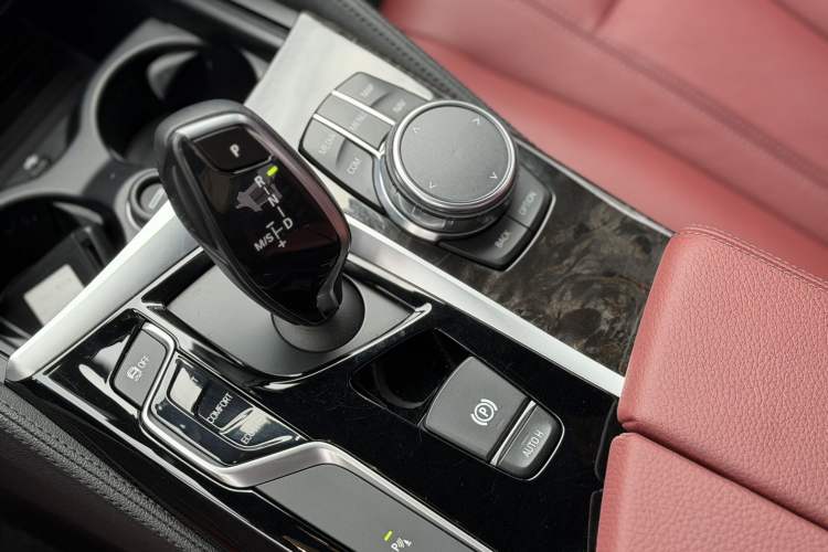 Used BMW 5 Series 2018 Restyled 530Li Leading Edition M Sport Package Interior 3