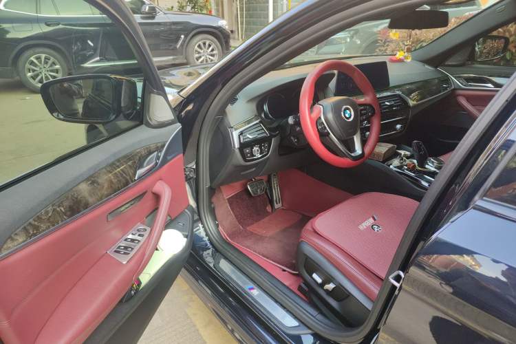 Used BMW 5 Series 2018 Restyled 530Li Leading Edition M Sport Package Interior 3