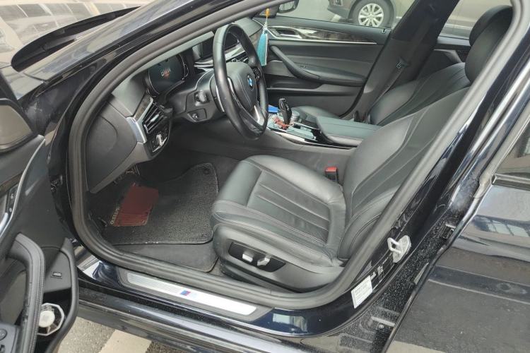 Used BMW 5 Series 2018 530Li Leading Model M Sport Package Interior 3