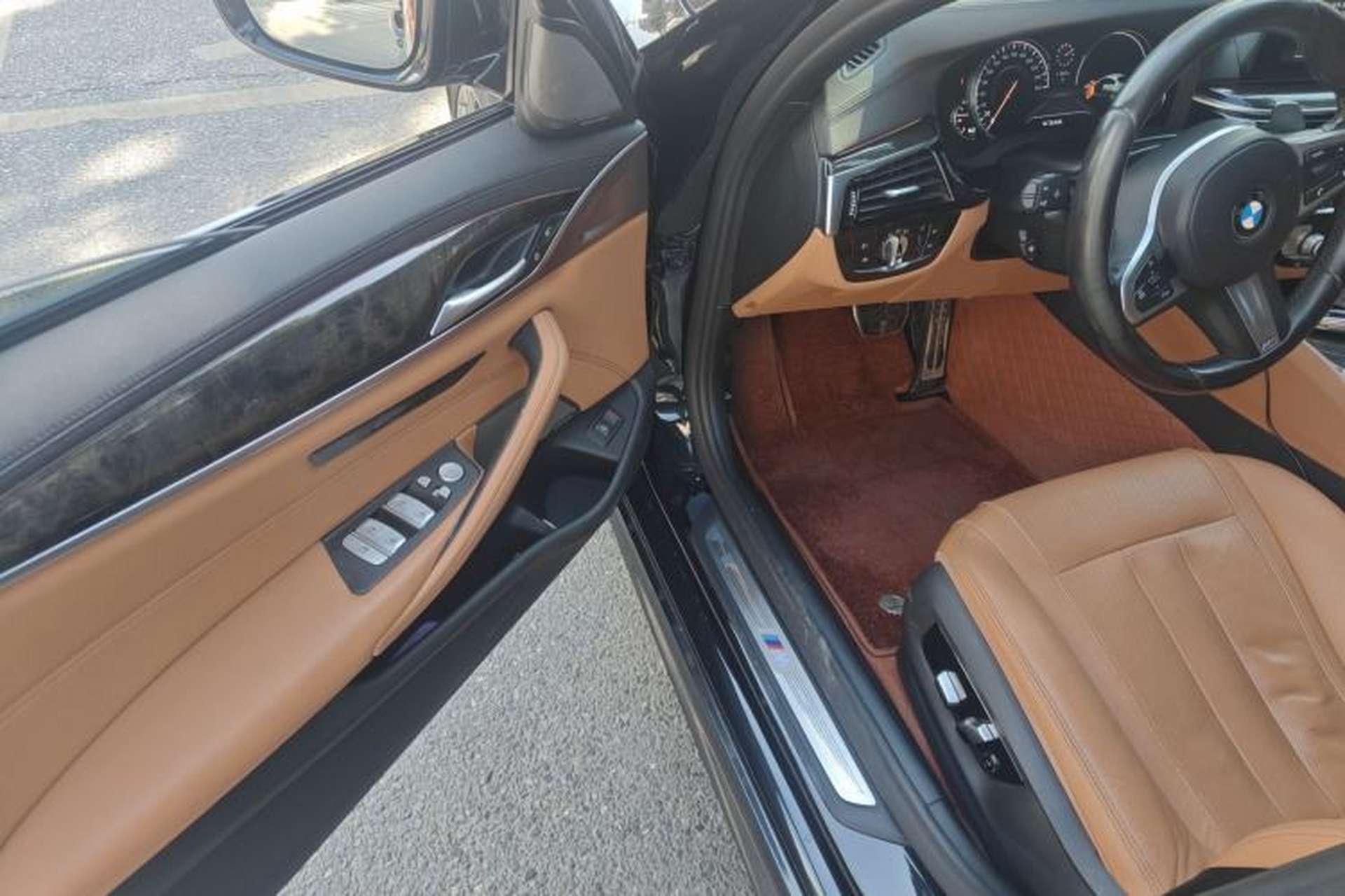 Used BMW 5 Series 2018 Restyled 530Li Luxury Edition M Sport Package Interior 3