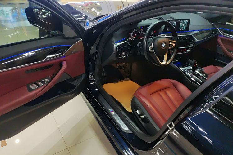 Used BMW 5 Series 2018 Restyled 530Li Leading Edition M Sport Package Interior 3