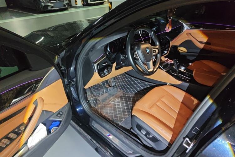 Used BMW 5 Series 2018 Restyled 530Li Leading Edition M Sport Package Interior 3