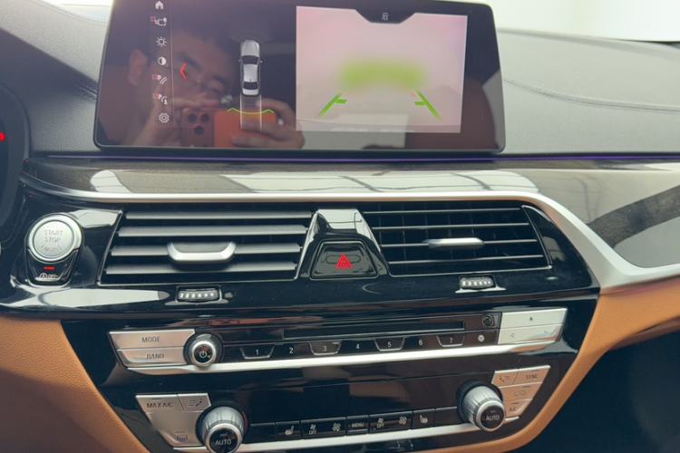 Used BMW 5 Series 2018 Restyled 530Li Leading Edition M Sport Package Interior 3