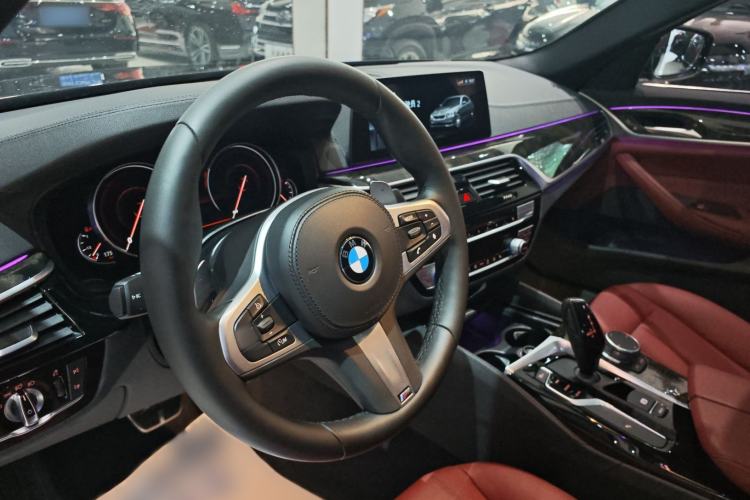 Used BMW 5 Series 2018 Restyled 530Li Leading Edition M Sport Package Interior 3