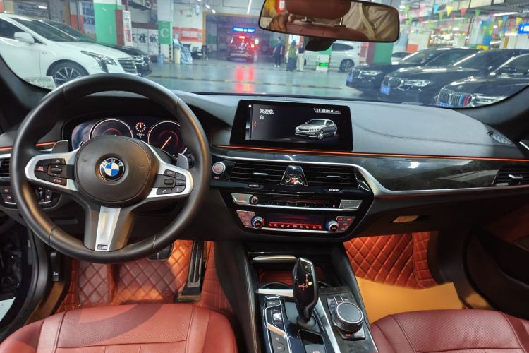 Used BMW 5 Series 2018 Restyled 530Li Luxury Edition M Sport Package Interior 4