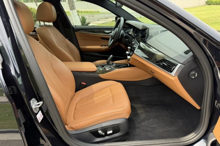 Used BMW 5 Series 2018 Restyled 530Li Leading Edition M Sport Package Interior 4