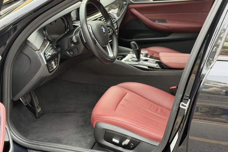 Used BMW 5 Series 2018 Restyled 530Li Leading Edition M Sport Package Interior 4