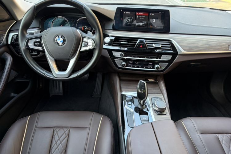 Used BMW 5 Series 2018 Facelifted 530Li Luxury Edition Premium Package Interior 4