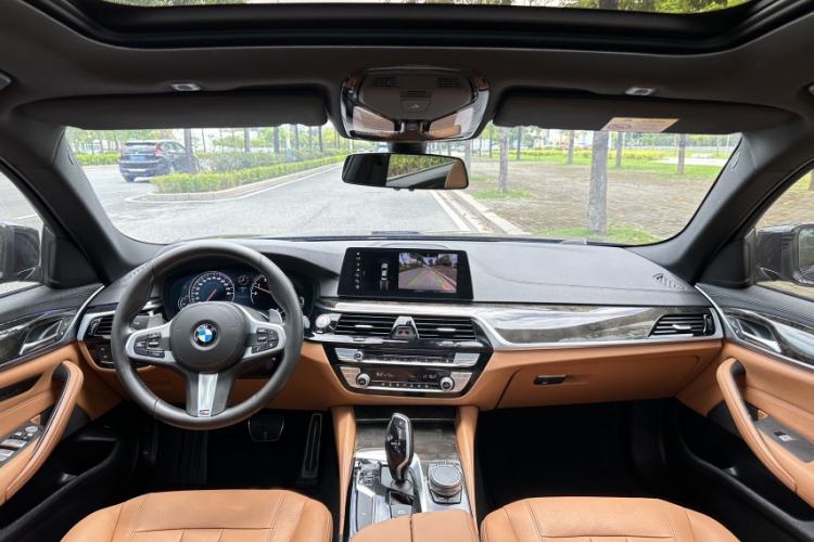 Used BMW 5 Series 2018 Restyled 530Li Leading Edition M Sport Package Interior 4