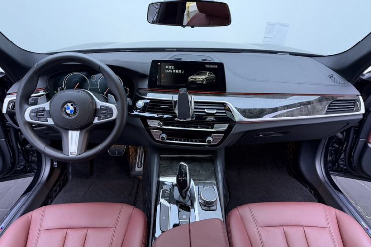 Used BMW 5 Series 2018 Facelifted 530Li xDrive M Sport Package Interior 4