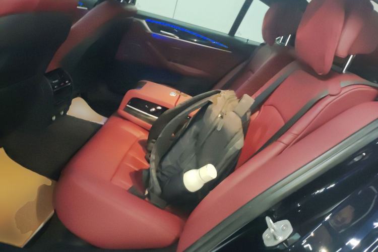 Used BMW 5 Series 2018 Restyled 530Li Leading Edition M Sport Package Interior 4