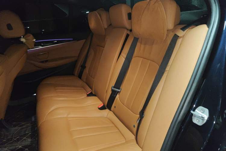 Used BMW 5 Series 2018 Restyled 530Li Leading Edition M Sport Package Interior 4
