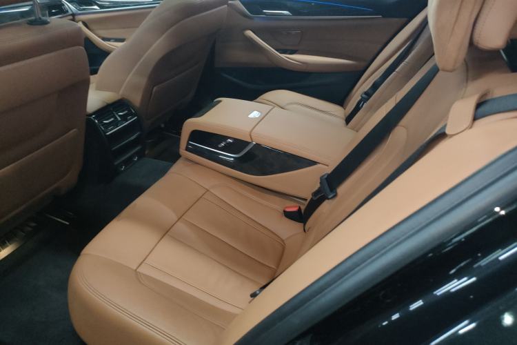 Used BMW 5 Series 2018 Facelifted 530Li xDrive M Sport Package Interior 4