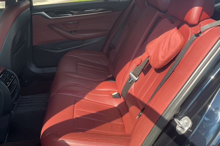 Used BMW 5 Series 2018 530Li Leading Model M Sport Package Interior 4