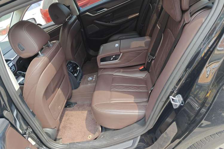Used BMW 5 Series 2018 530Li xDrive Luxury Package Interior 4