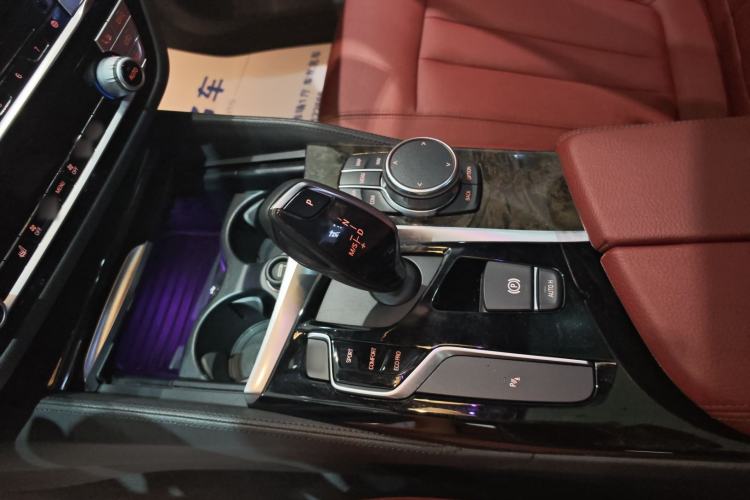 Used BMW 5 Series 2018 Restyled 530Li Leading Edition M Sport Package Interior 4